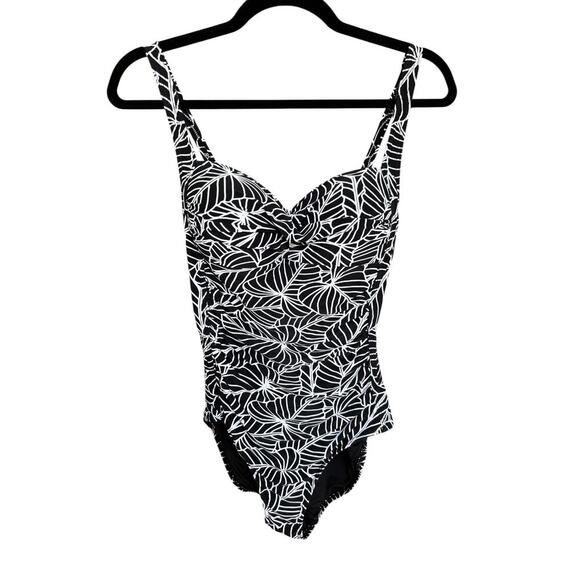 Nip Tuck Women's Black + White Sorrento Stripe Tummy Control Swimsuit Size 6 - Picture 1 of 5